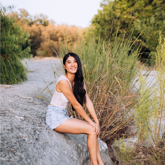 Meet your Posher, Ellie - Picture 2 of 4